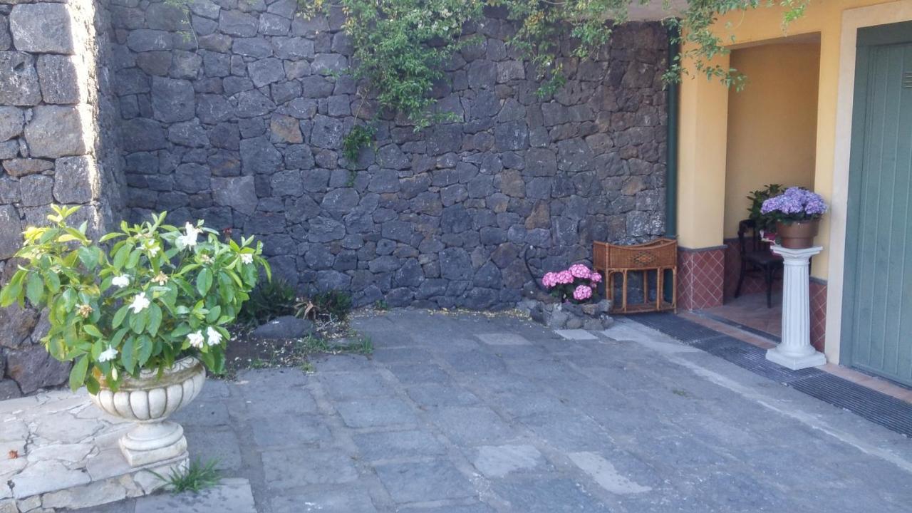 Bed and Breakfast La Casa Del Melograno Santa Venerina Exterior foto