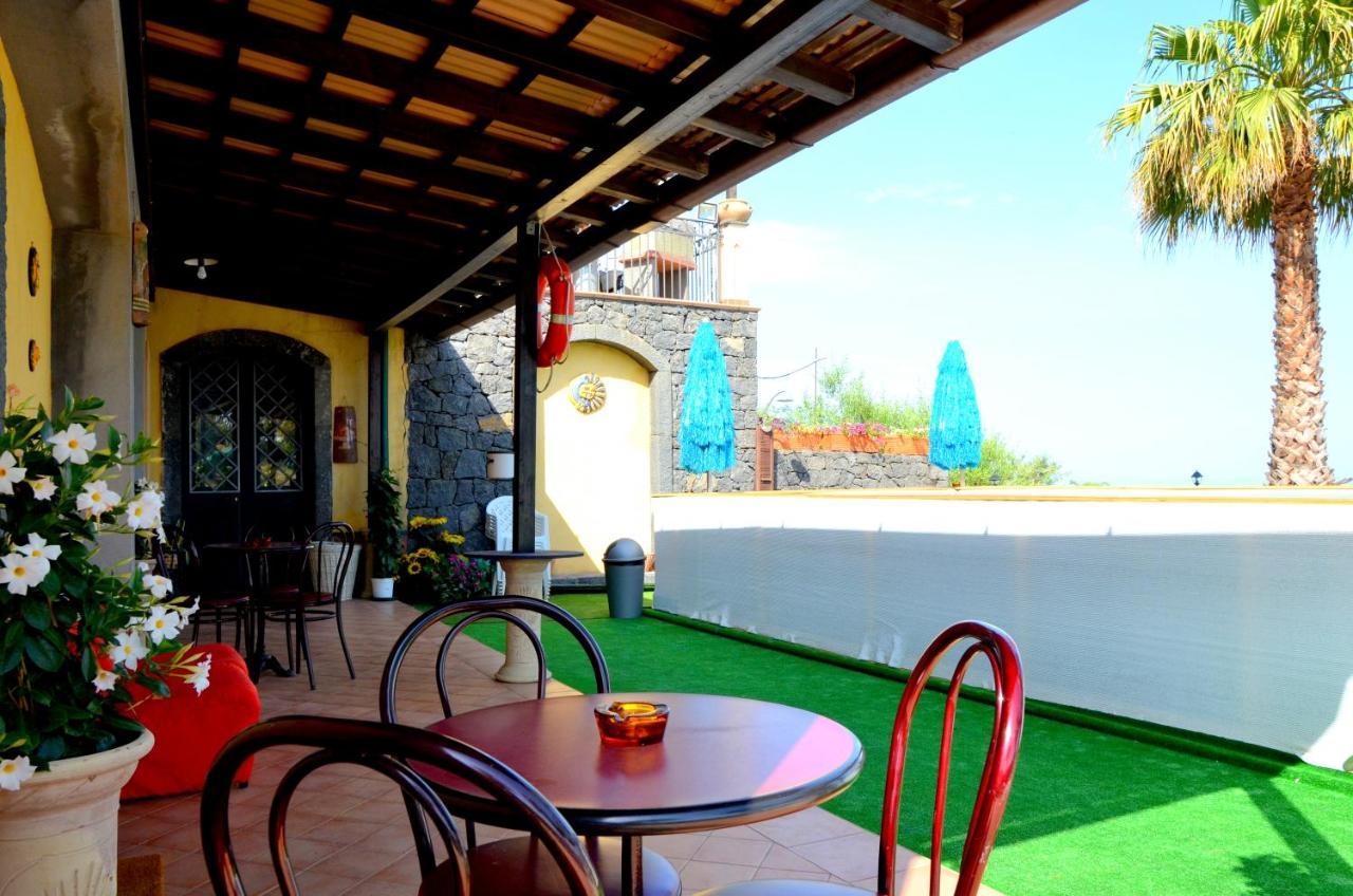 Bed and Breakfast La Casa Del Melograno Santa Venerina Exterior foto